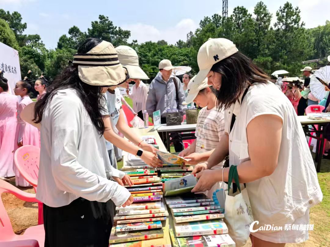 非遺煥新入景區 蔡甸文旅添活力 「琴潤知音故里・非遺賦能文旅」活動啟幕