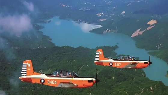 台空軍一架教練機失事墜毀，2名飛行員罹難