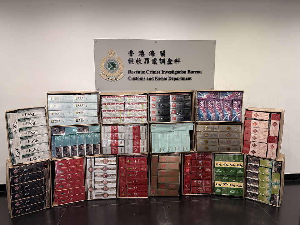 海關搗破3個私煙儲存倉庫 拘兩男檢200萬元私煙