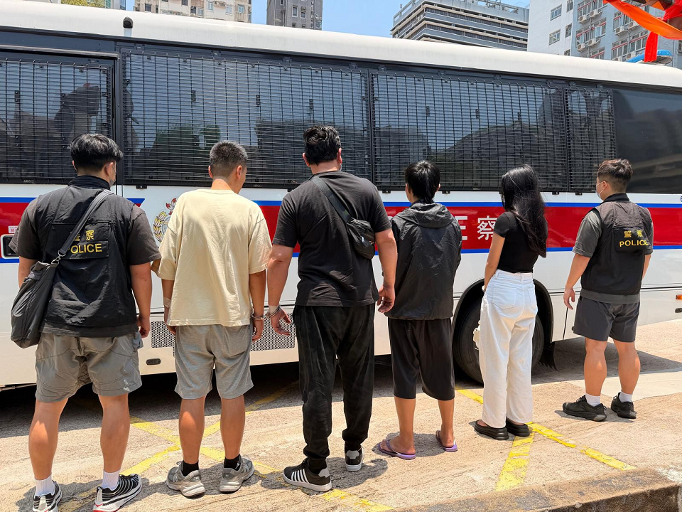 警方旺角破釣魚機及百家樂賭場 拘捕9名男女