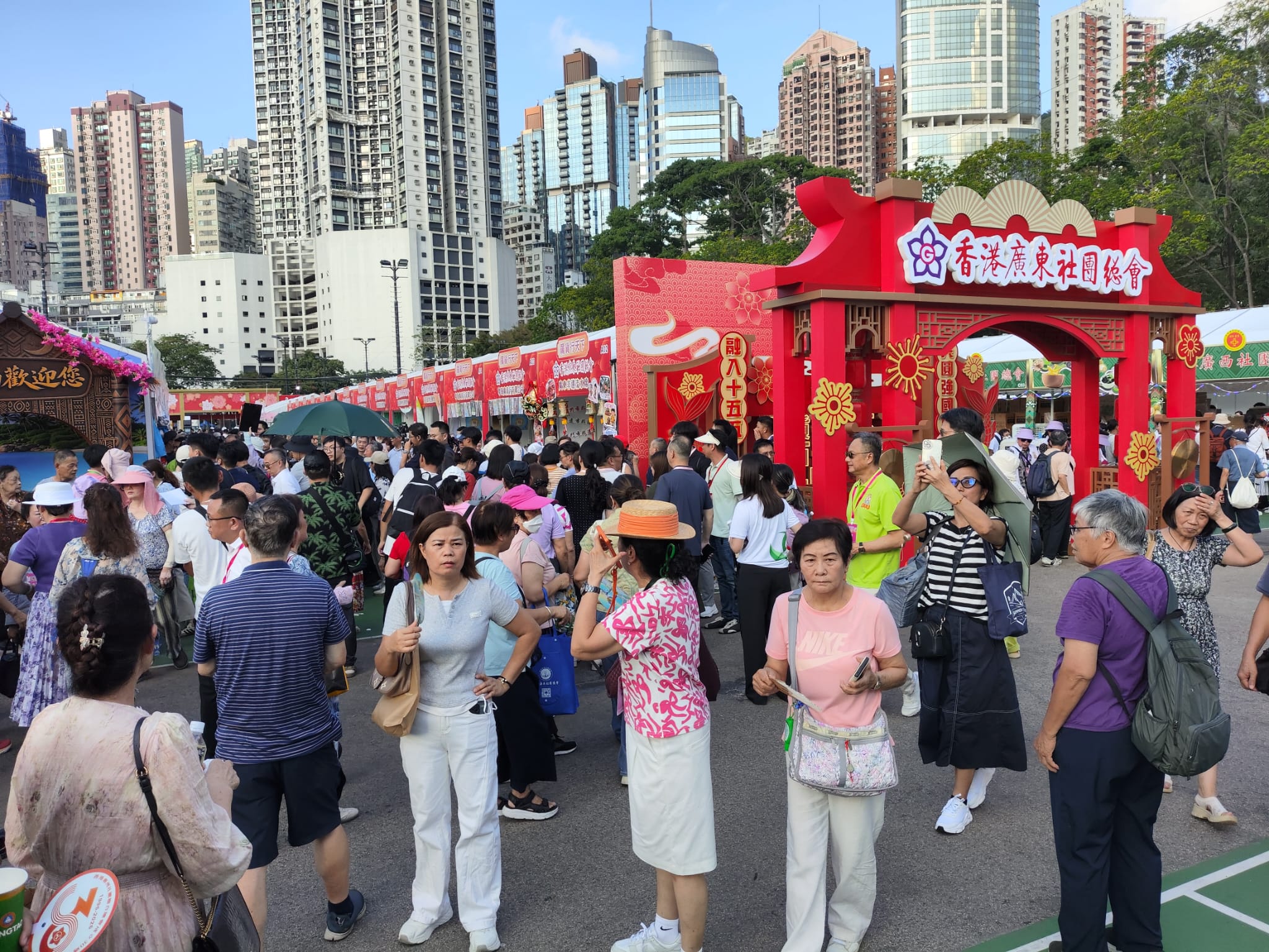 家鄉市集嘉年華一連五天維園舉行 有攤檔每日限售火箭碎片吊咀吸客