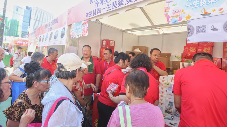有片｜家鄉市集嘉年華第二日 攤檔推優惠吸引客人消費