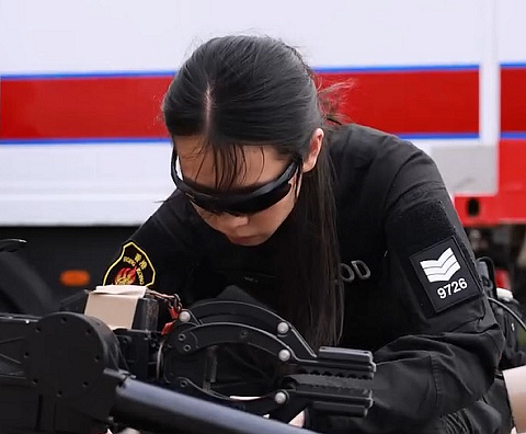 有片〡解密EOD拆彈女將 成功化危難以忘懷