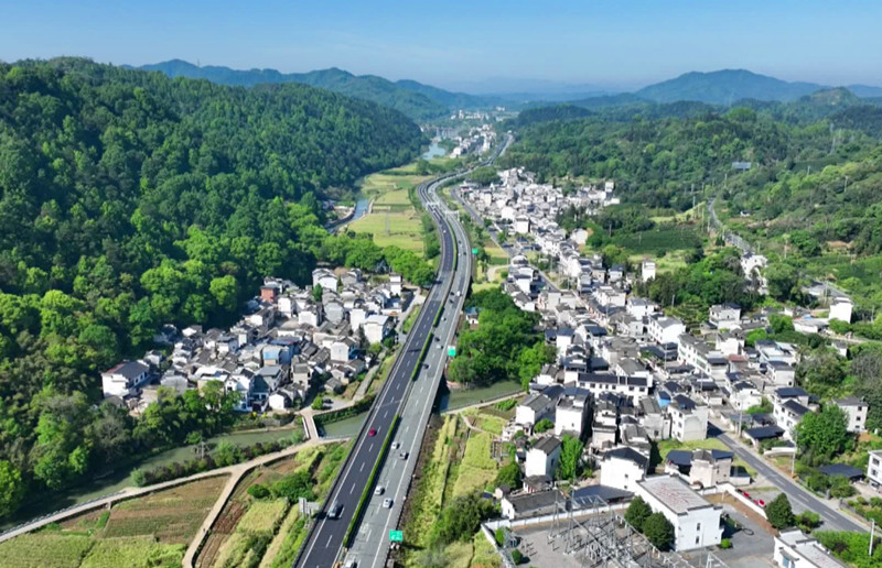 外聯內暢城鄉一體  皖歙縣現代化路網格局正加速成型