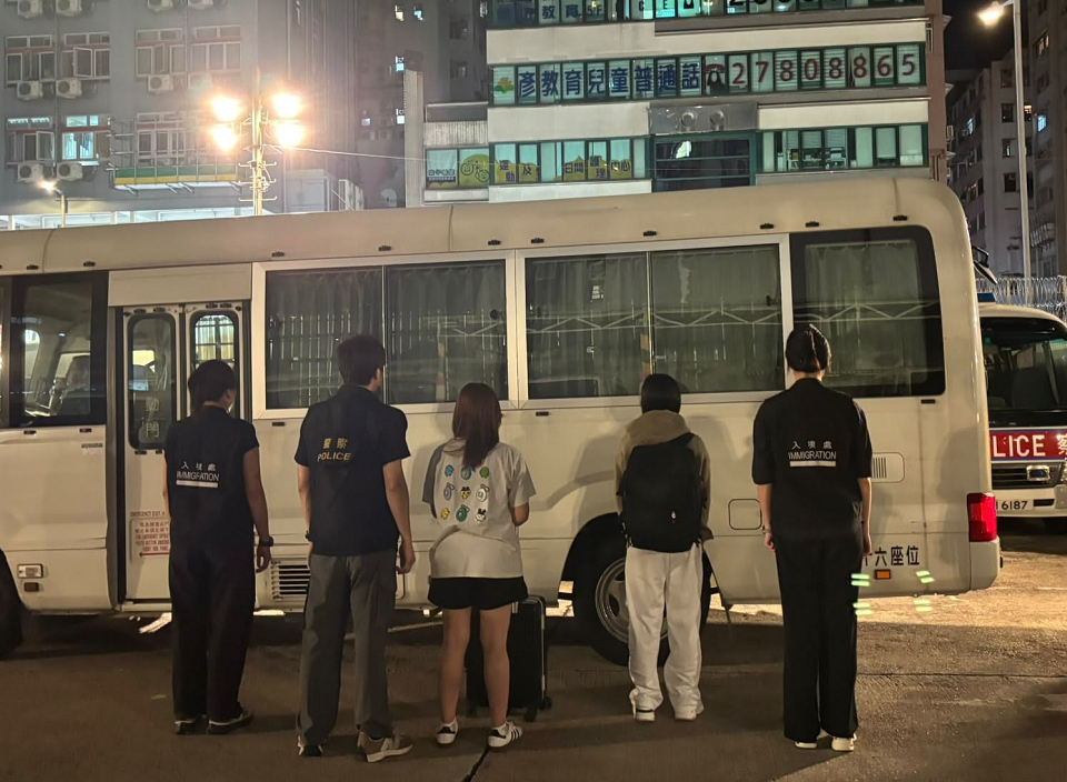 警方旺角反黑工行動 拘捕13名女子