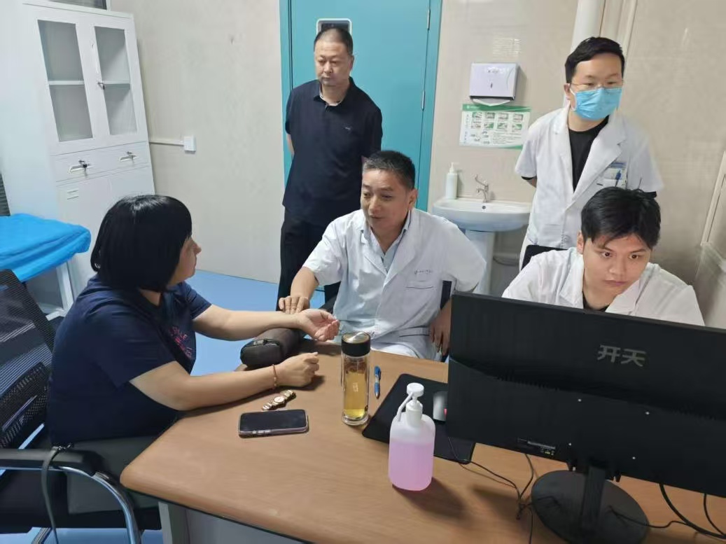 專家下沉坐診 河南襄城優質中醫服務直達基層