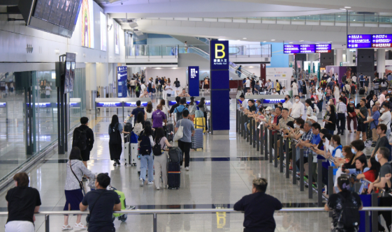 陳美寶：政府、機管局及本地航空公司組成「鐵三角」搶攻環球航空版圖