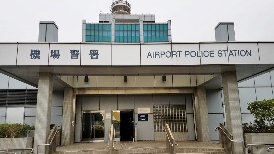 警方機場反毒品行動 拘內地男檢860萬元大麻花