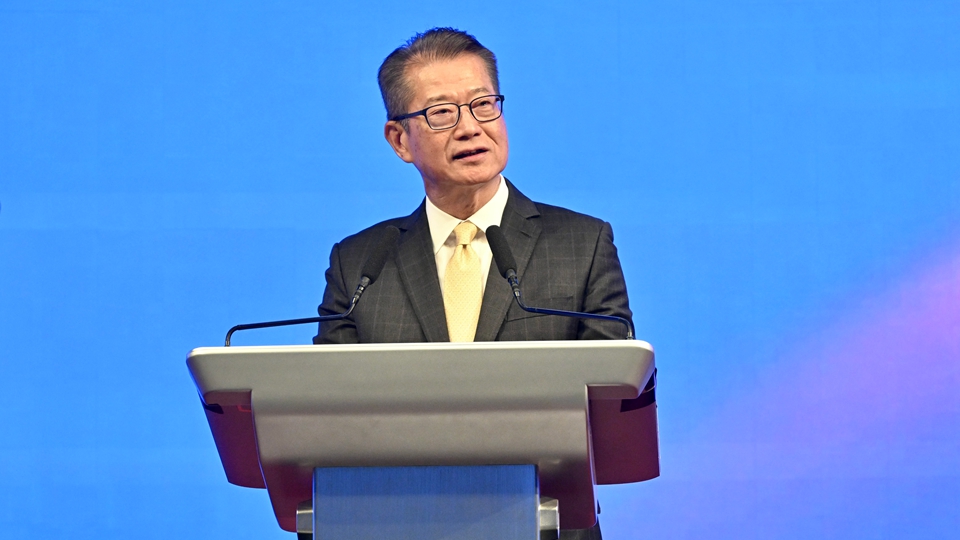 陳茂波明午啓程前往上海 出席2026陸家嘴論壇全體大會