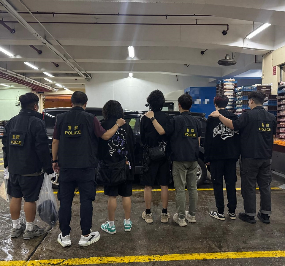 警方新蒲崗反毒品行動 拘3男檢4萬元大麻