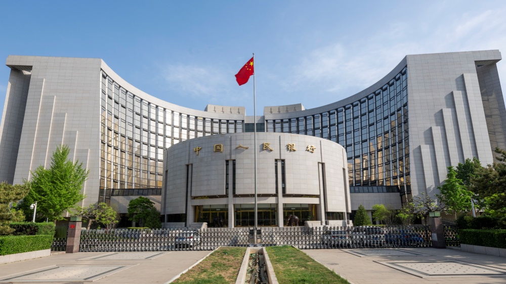 央行行長潘功勝：將授權工行、農行、中行、建行等6家銀行利用中國外匯交易中心平台在上海自貿區開展離岸人民幣外匯交易