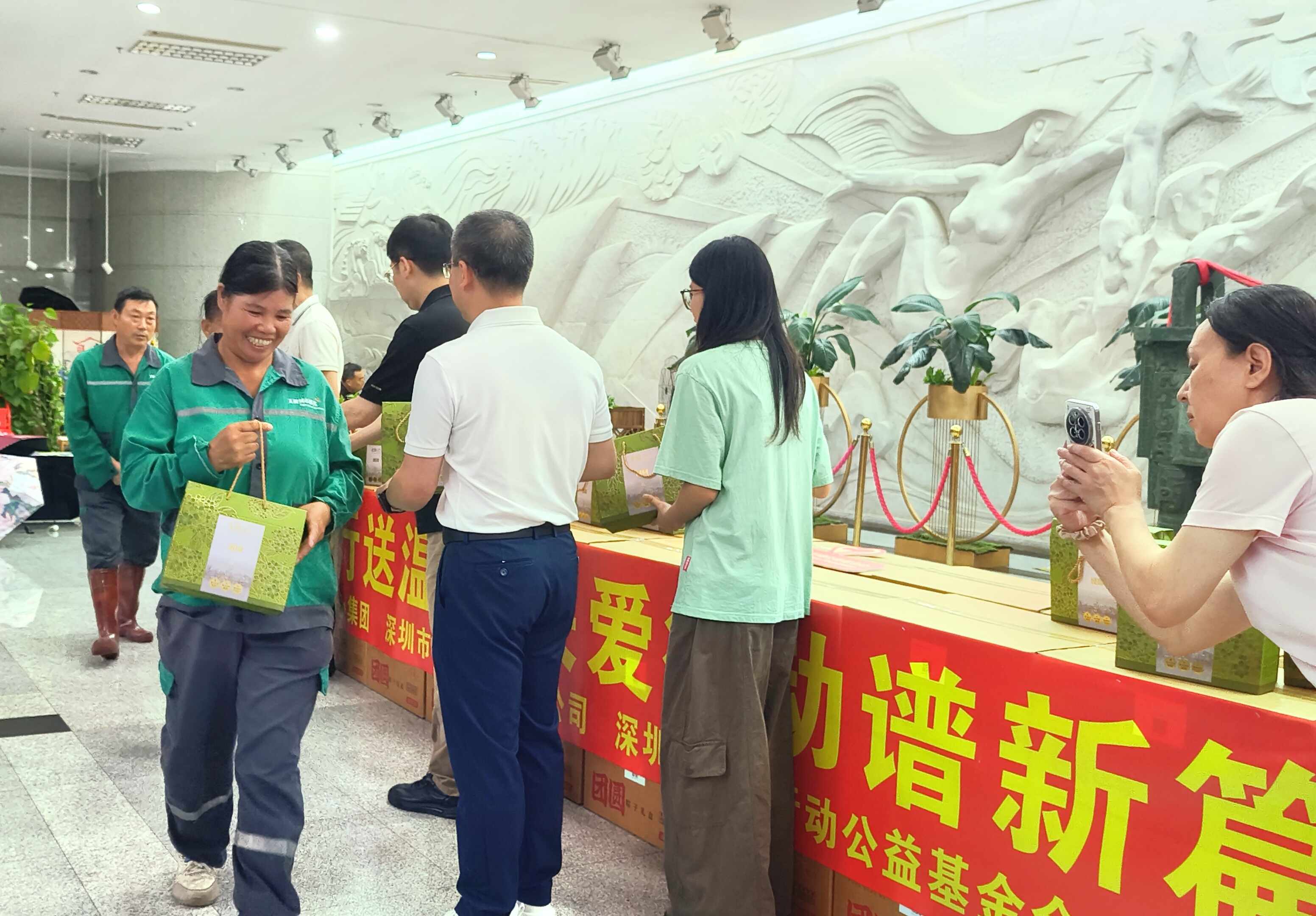 6040盒！香港美心端午愛心粽「投遞」深圳