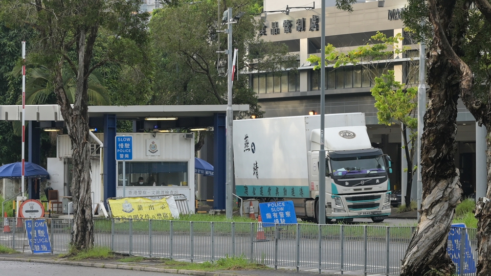 追蹤報道｜積水已清除 文錦渡口岸全面恢復清關服務