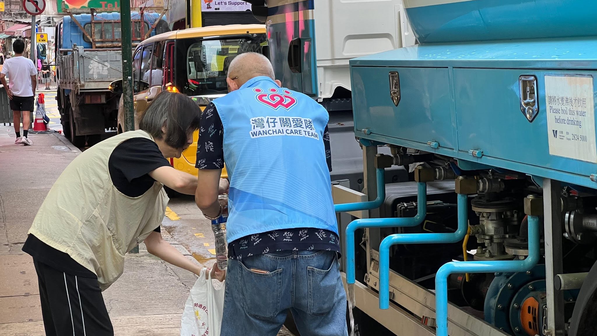 天樂里食爆裂水管完成搶修 民政總署：感謝區議員及關愛隊支援