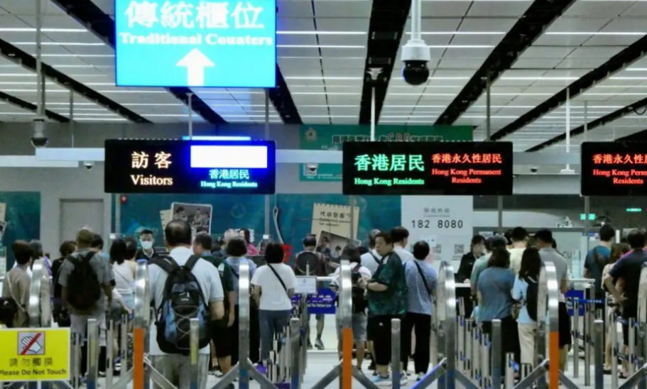 運輸署料21日下午至傍晚為返港高峰 籲盡量避免繁忙時間出行
