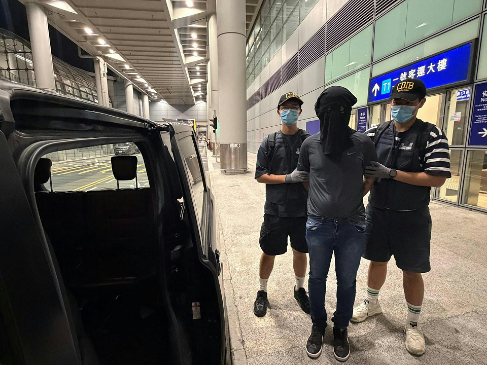 海關機場搗破3宗行李販毒案 拘3人檢1300萬元毒品