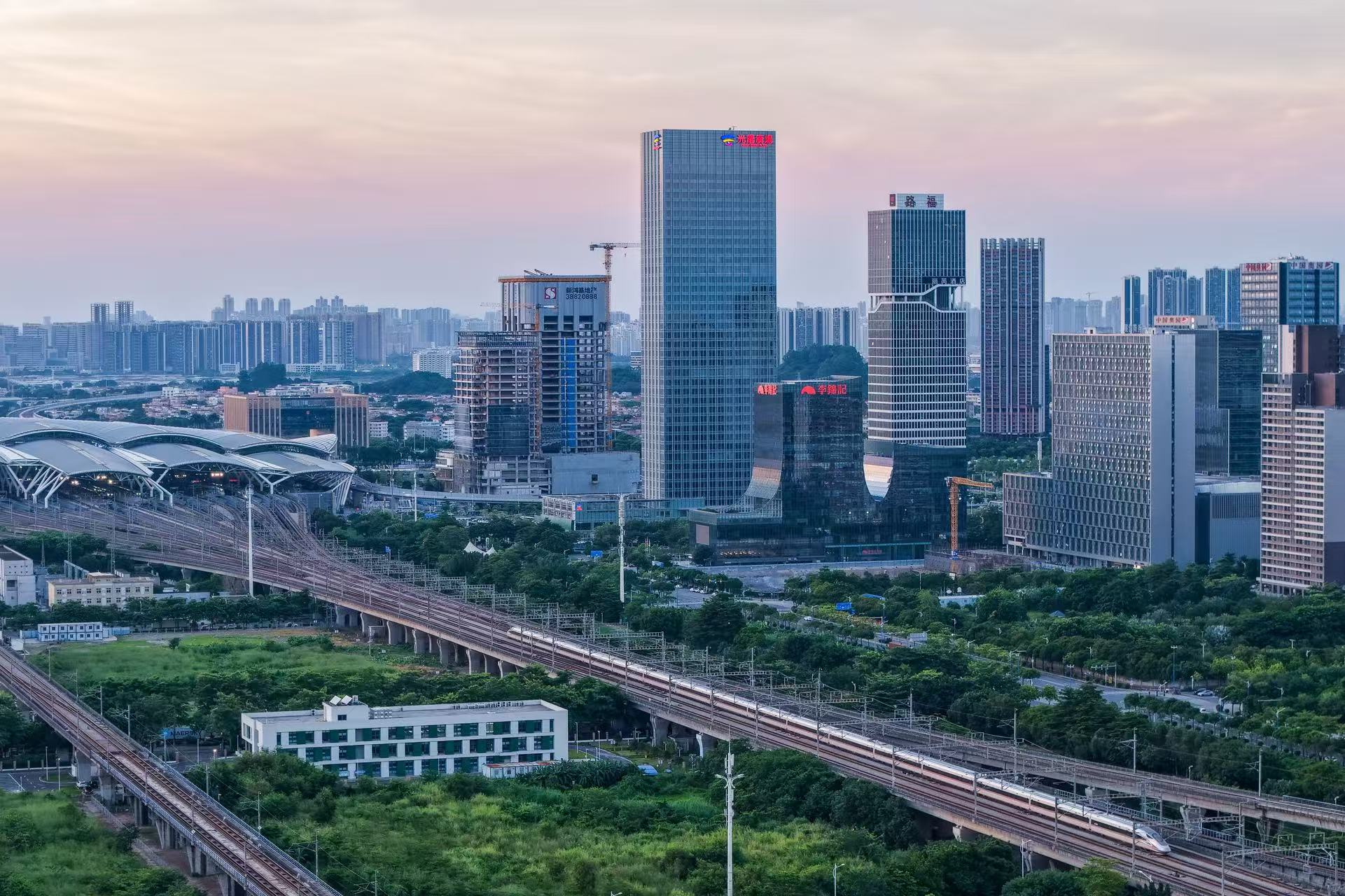 佛山站即將投用 大灣區通勤網絡再完善 國鐵廣州局7月1日起實施新列車運行圖