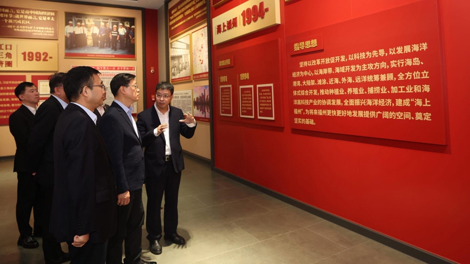 李家超參訪「3820」戰略工程成就展 對香港編制份五年規劃有很大啟發