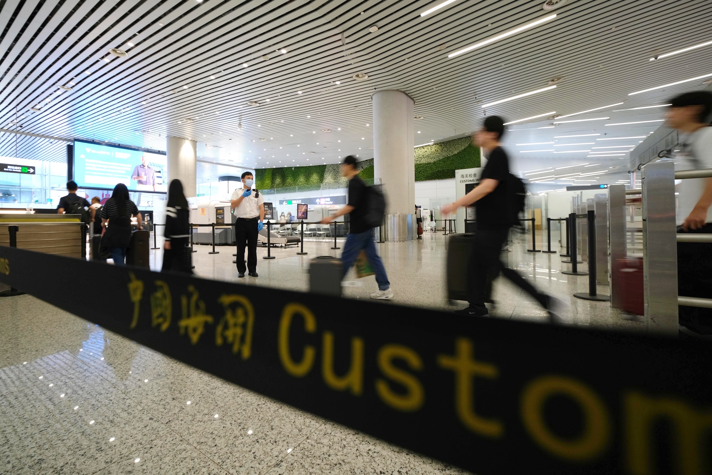 創歷史同期新高  今年廣州白雲機場口岸進出境超千萬人次