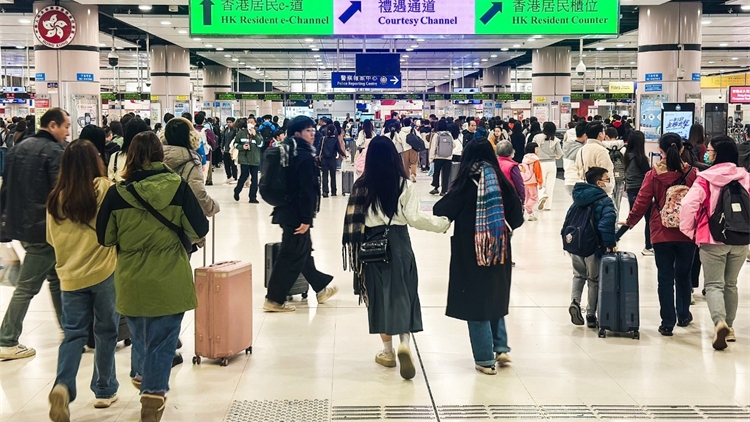 調查：近五成港人每周或每月北上快閃