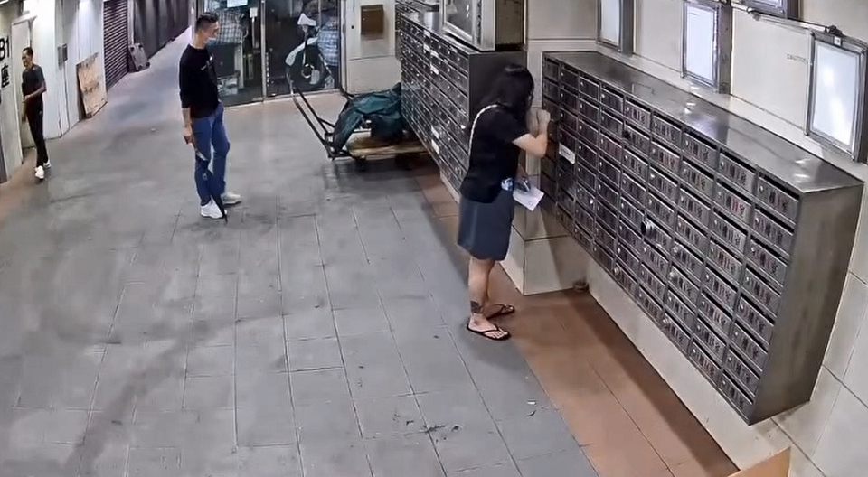 有片｜屯門工廈3男女偷信疑涉詐騙 網民：唔怪得咁多騙案