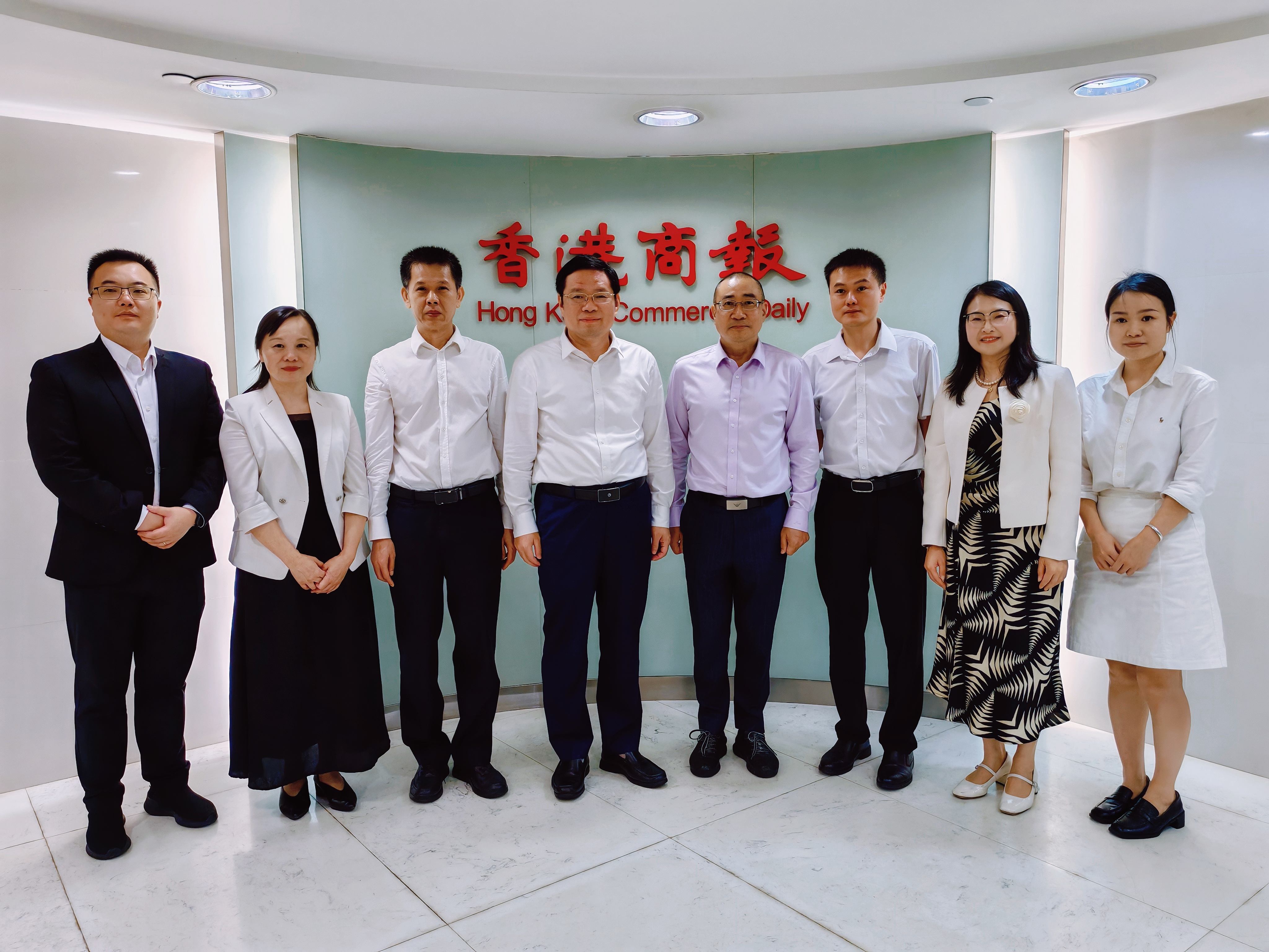 江西省文化和旅遊廳副廳長黃法一行到訪香港商報