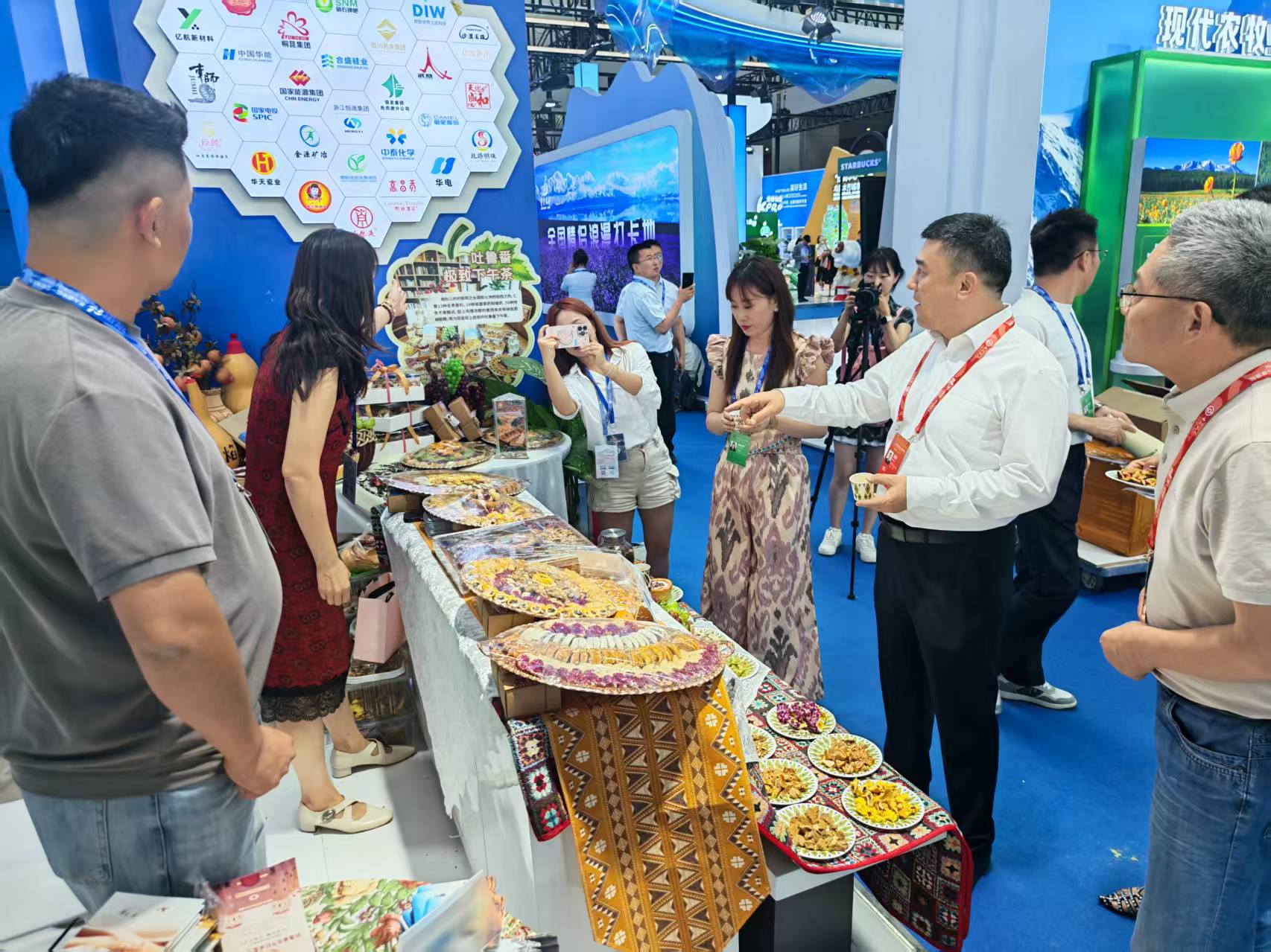 火洲新風撲面來：吐魯番150款好物在亞歐博覽會上演繹絲路傳奇故事