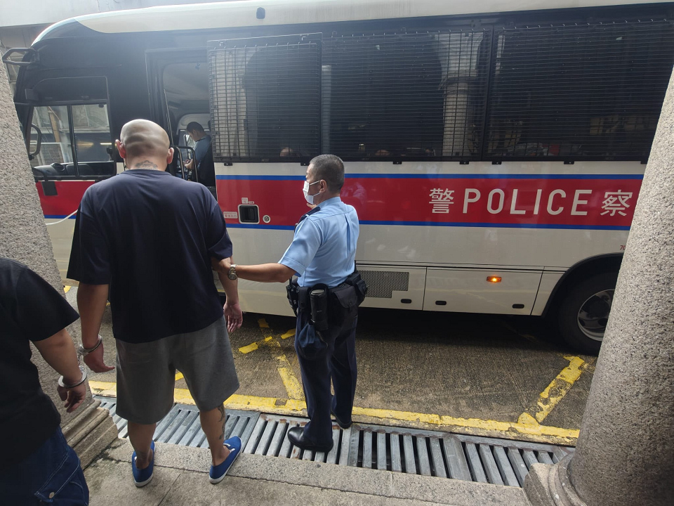 警方打擊毒窟洗黑錢 拘一男今日提堂
