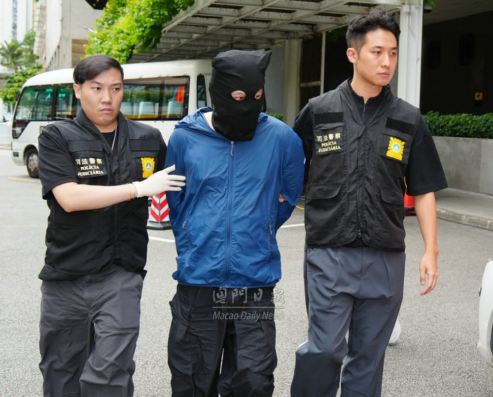 內地男改裝衣服藏鏡頭偷拍賭枱 直播代內地賭客下注 澳門司警拘控