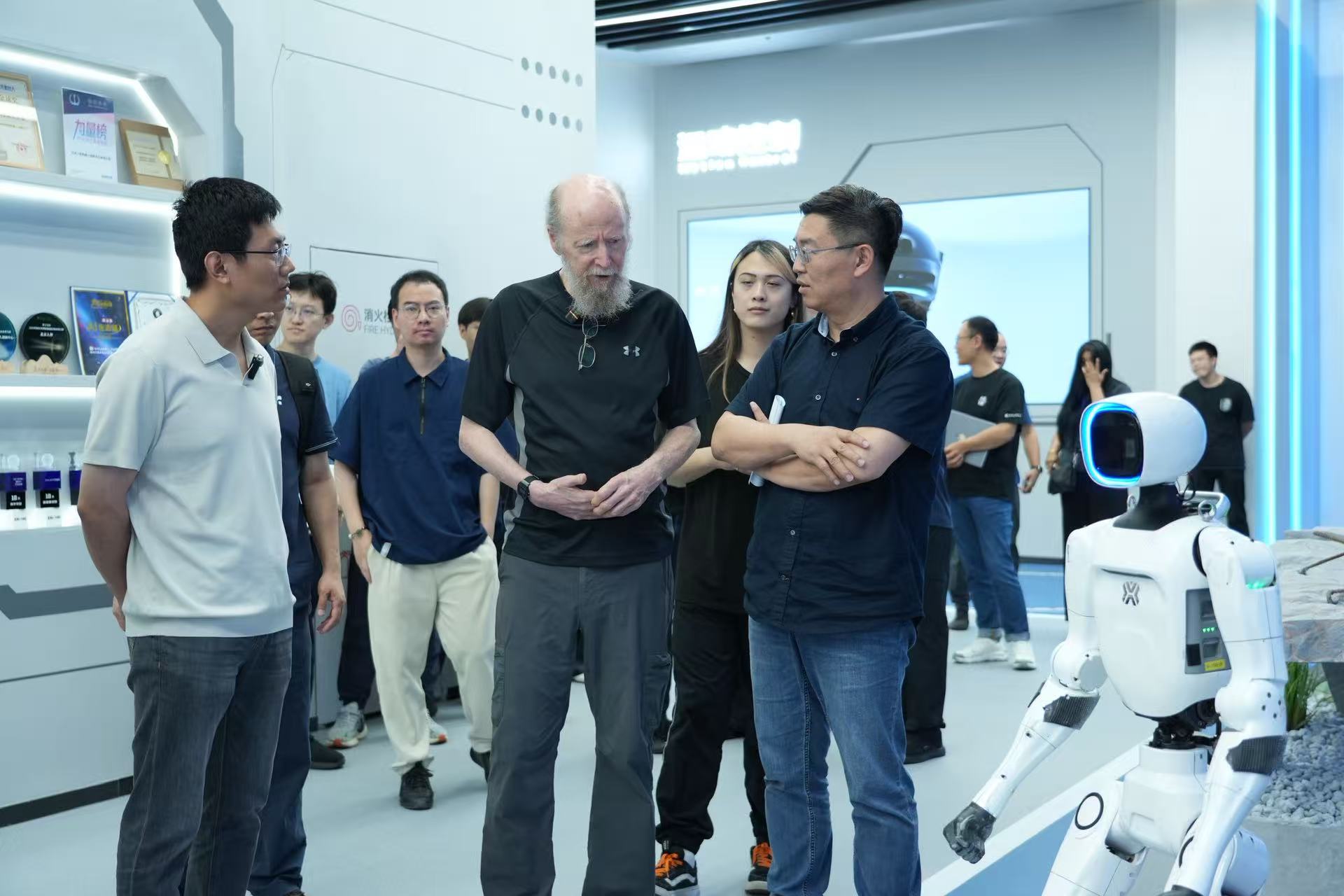 圖靈獎得主「強化學習之父」Sutton教授參訪北京人形機器人創新中心