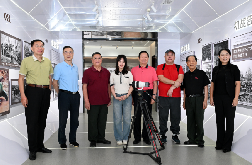 兩代建設者薪火相傳 信仰賡續展現中國力量  　CGTN紀實視頻《深圳北不打烊，一場跨越時空的接力》引共鳴