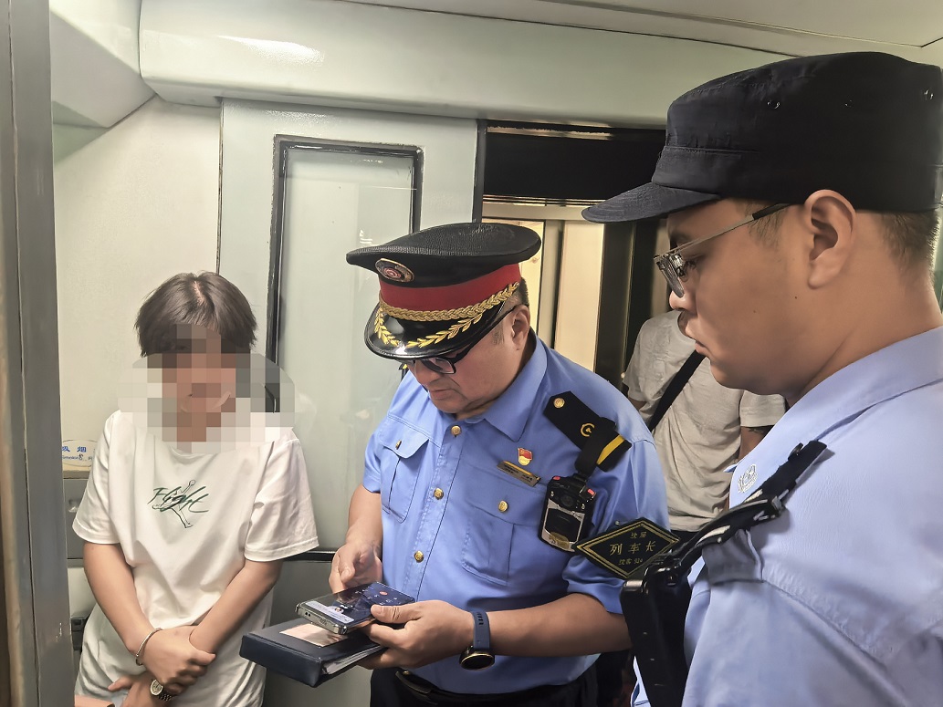千里鐵道暖人心 K348次列車暖心接力助迷途少女平安歸家