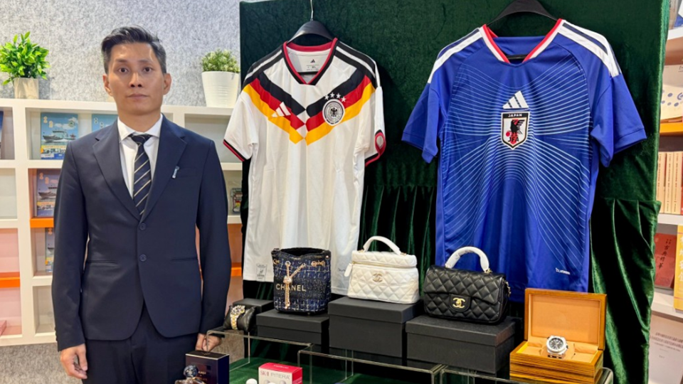 海關打擊與世界盃相關侵權活動 檢獲23萬件冒牌球衣球鞋等 拘捕9人