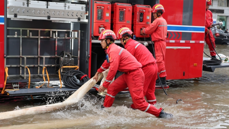 中央氣象台繼續發布繼續發布暴雨橙色預警、強對流天氣預警