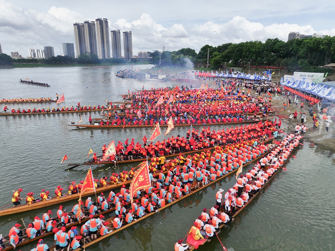  2026年潮玩文旅片區（茶山）龍舟趁景邀請賽火熱上演