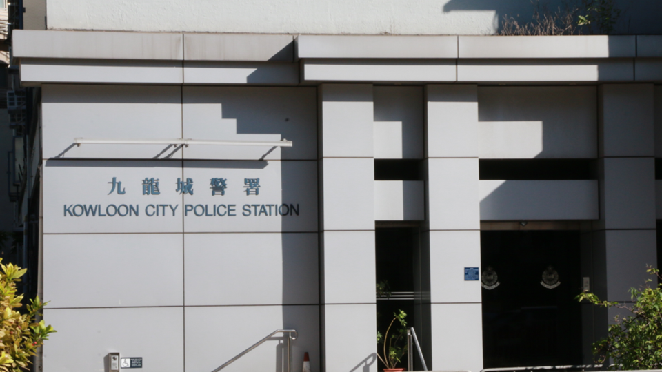 印度裔男子九龍城遭3人持棍圍毆 警拘30歲印度男