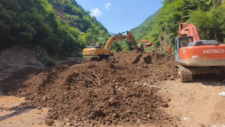山體滑坡致33人失聯 國家應急管理部對甘肅啟動國家地質災害四級應急響應