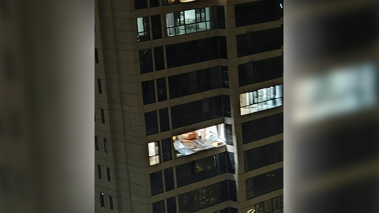 湖北黃岡一30歲男子在12樓家中 被龍捲風吸出墜落樓下綠化帶 至今仍在ICU