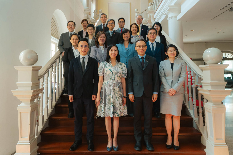港星常秘代表團辦圓桌會議 探討AI與城市規劃