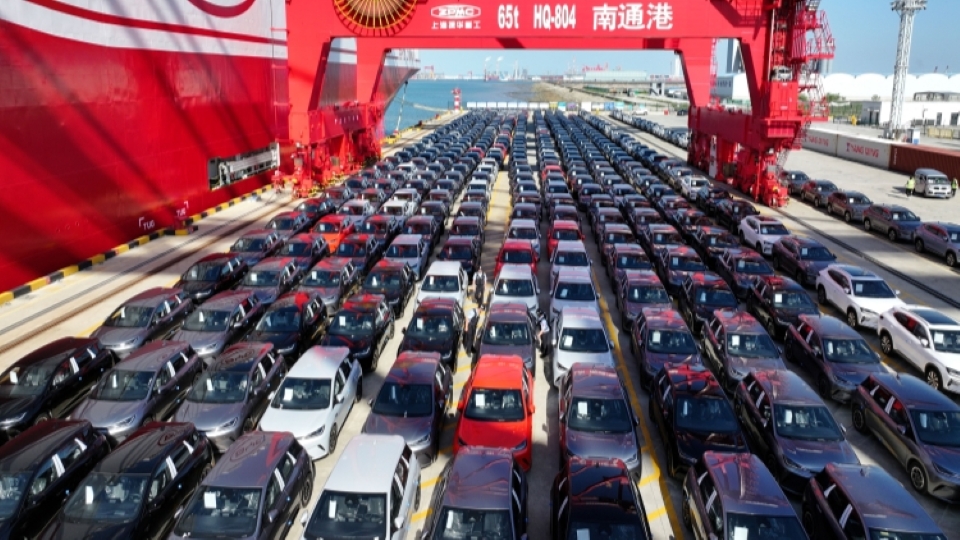 政府指過去五年逾十家內地新能源車產業鏈企業在港上市 集資逾1200億元