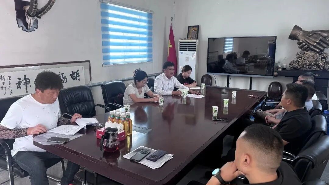 新疆裝飾行業協會會長江武軍前往呼圖壁縣產業園 開展法治賦能優化營商環境座談交流活動