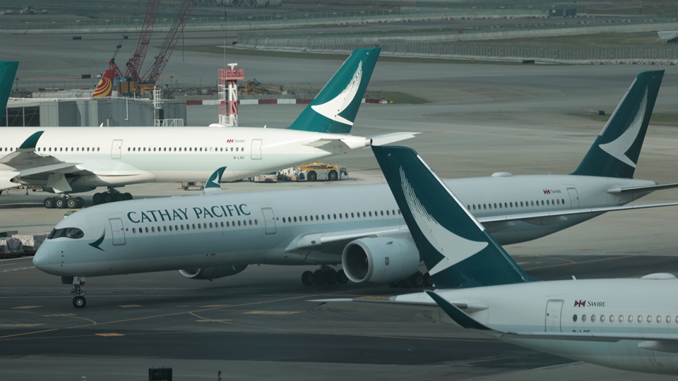 東京返港遇惡劣天氣 國泰一航班降落又復飛時機尾觸碰跑道