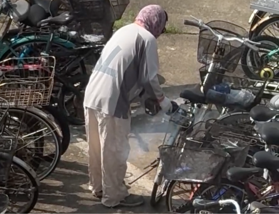 梅窩碼頭有「包頭賊」偷單車