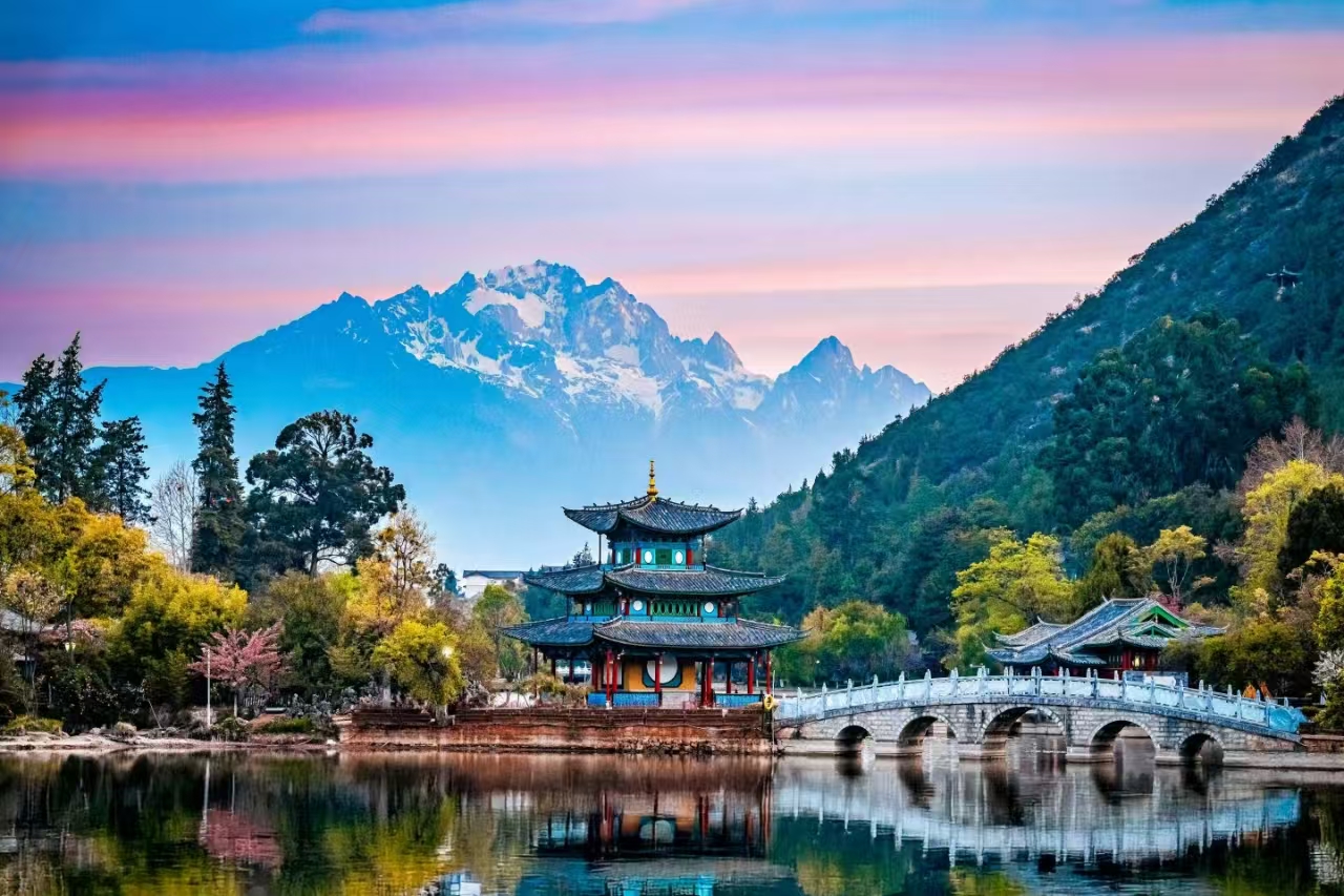 從花海到雲端，從民謠到機鳴——麗江文旅新圖景掃描