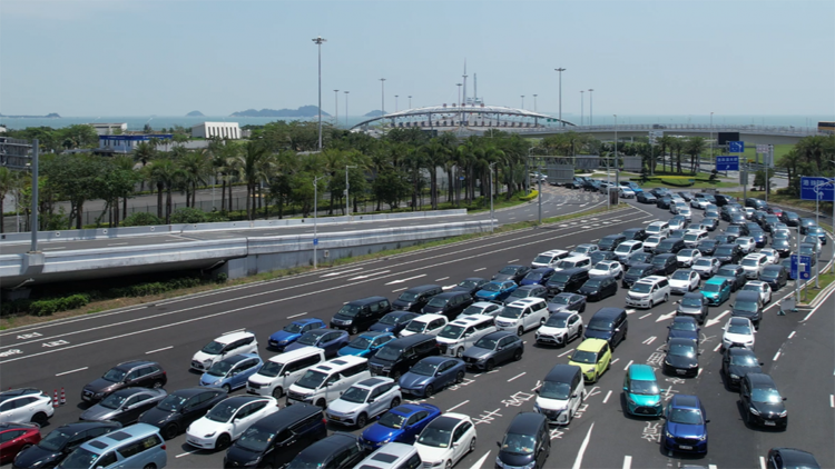 2026年上半年全國機動車達4.76億輛 駕駛人達5.67億人