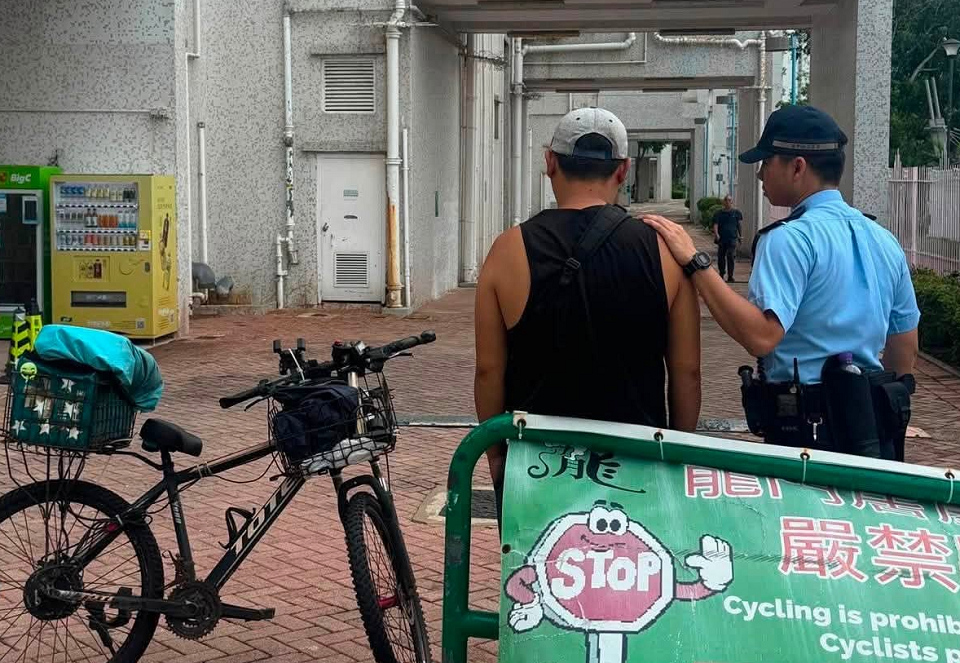 屯門連日打擊駕電動單車 警方強調不分晝夜全天候執法
