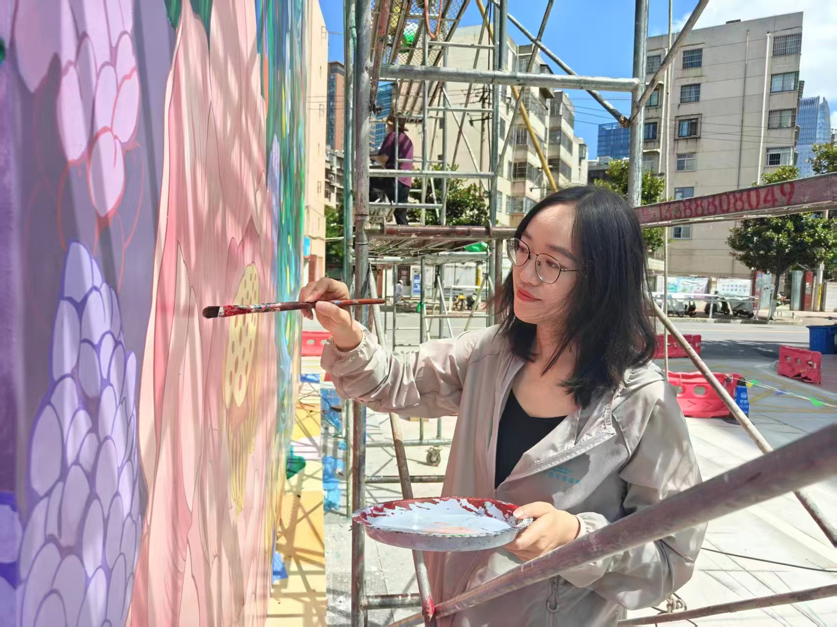 市溫度計——街巷繪彩潤春城 一筆一畫藏民生