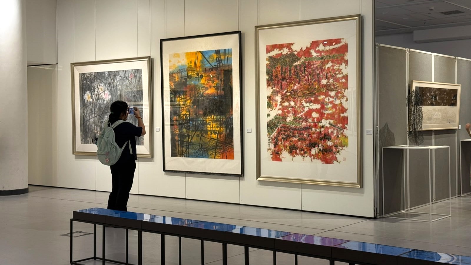 【藝術】香港當代水墨大展揭幕 56位藝術家呈現逾半世紀水墨多元發展