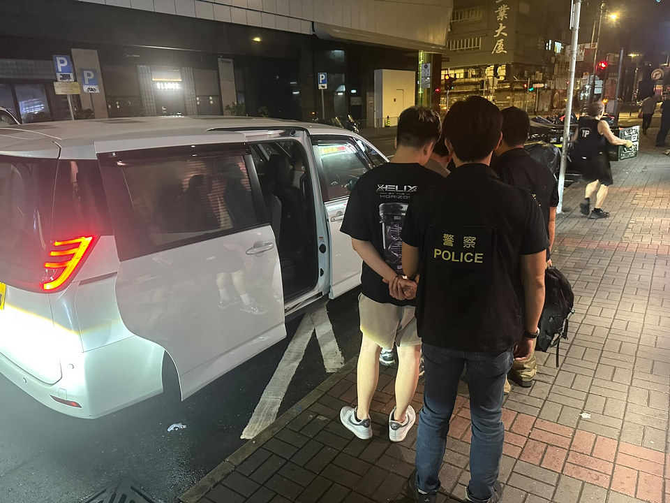 專為非法賭博網站清洗黑錢 警方拘12名男女