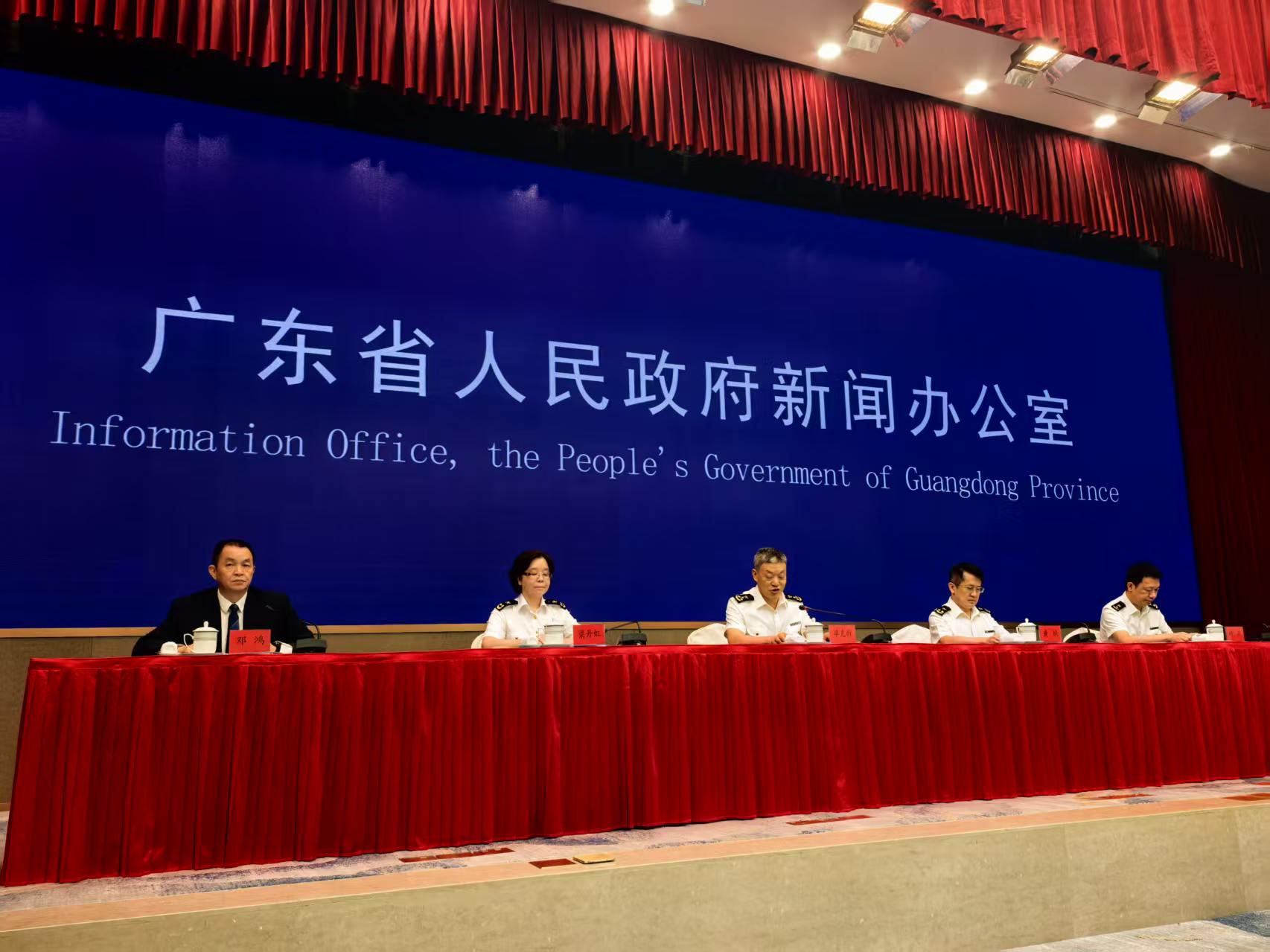  月度首次突破萬億  粵進出口半年首次突破5萬億  粵港貿易勁增逾四成七